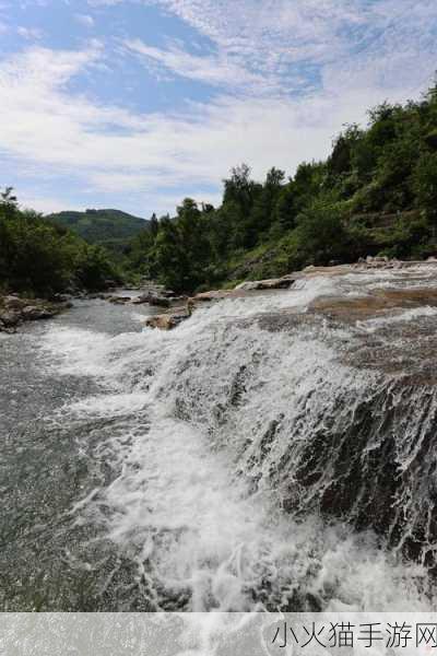 桃源洞口已是溪水 桃源洞口溪水潺潺，新景开启探秘之旅